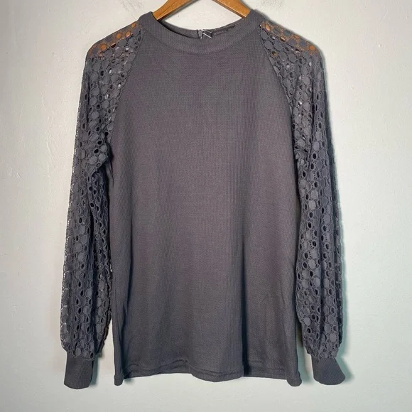Miholl Grey Laced Sleeves Thermal Print Blouse Size Medium - Picture 3 of 7